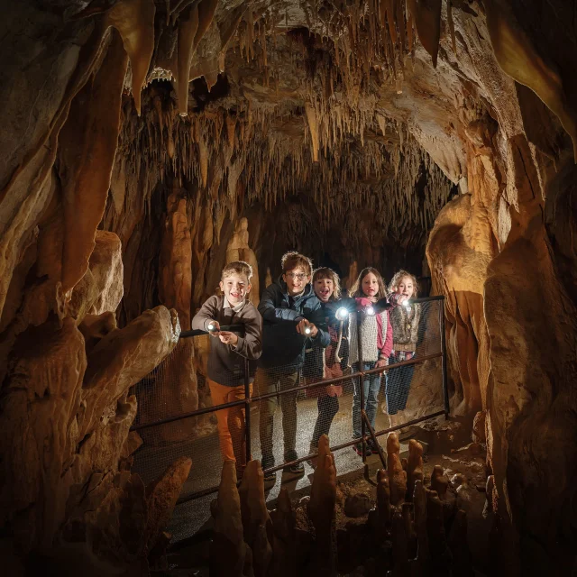 Petite Aventure Souterraine Copyright Grotte De Villars Par Remi Flament