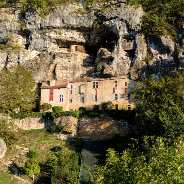 Facade ExterieureJardiniers De Pres Maison Forte de Reignac